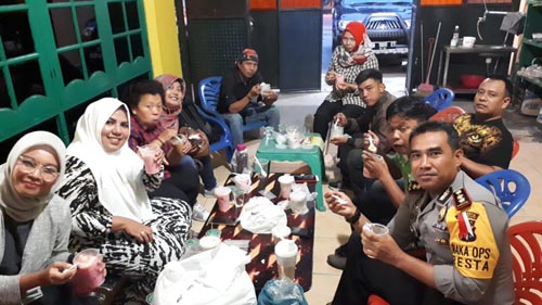 Wakapolresta Pekanbaru Buka Bersama dengan Wartawan